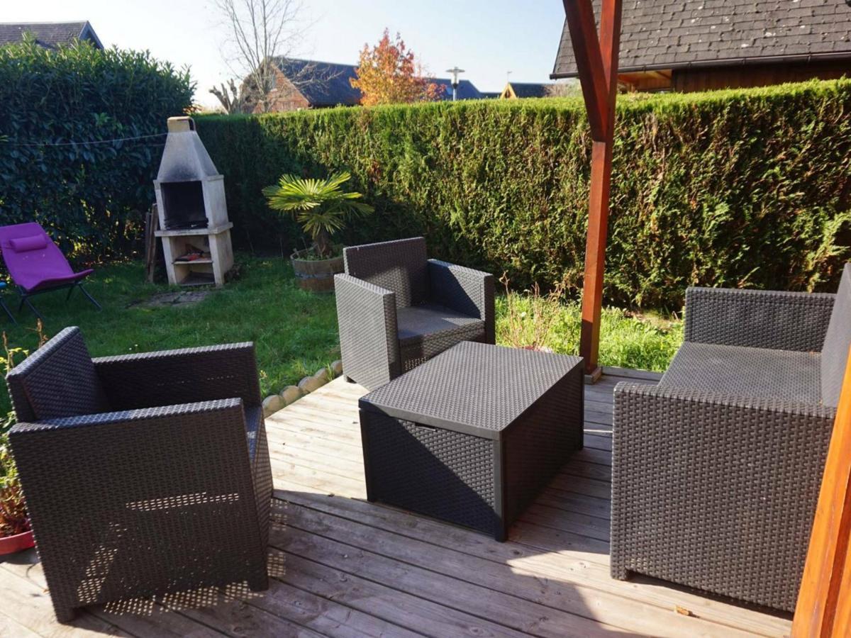 Chalet Avec Piscine Chauffee, Tennis Et Jardin Clos, A 1700M De La Plage De Cabourg - Fr-1-465-22 Exteriör bild